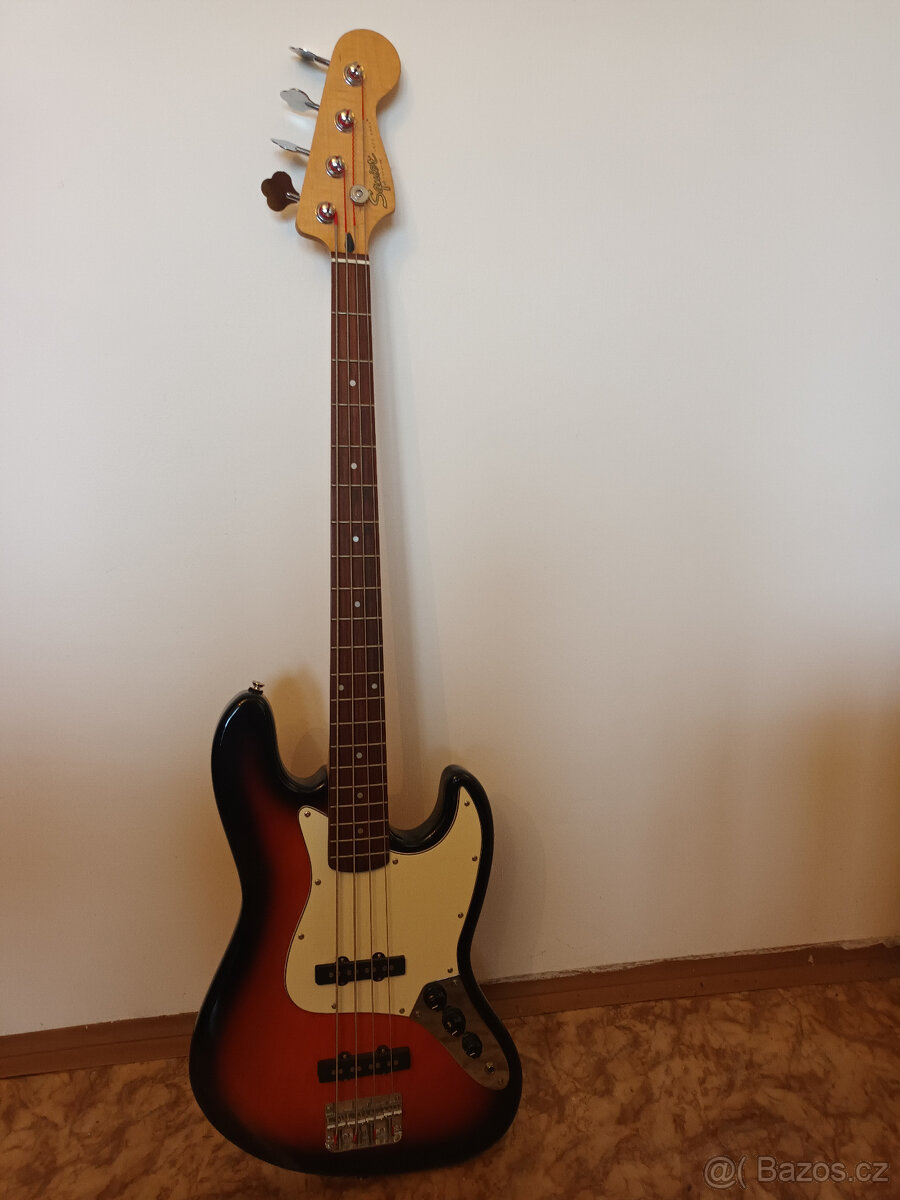 Baskytara Jazz Bass