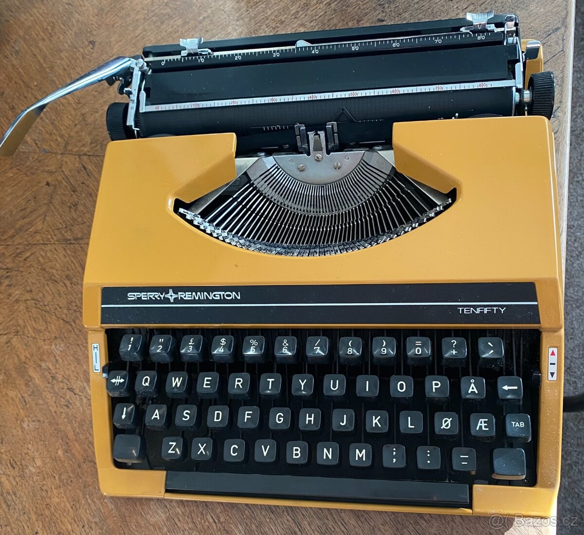 Kufříkový psací stroj