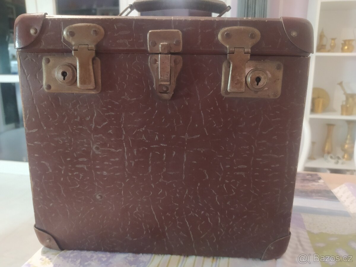 Starý kufřík