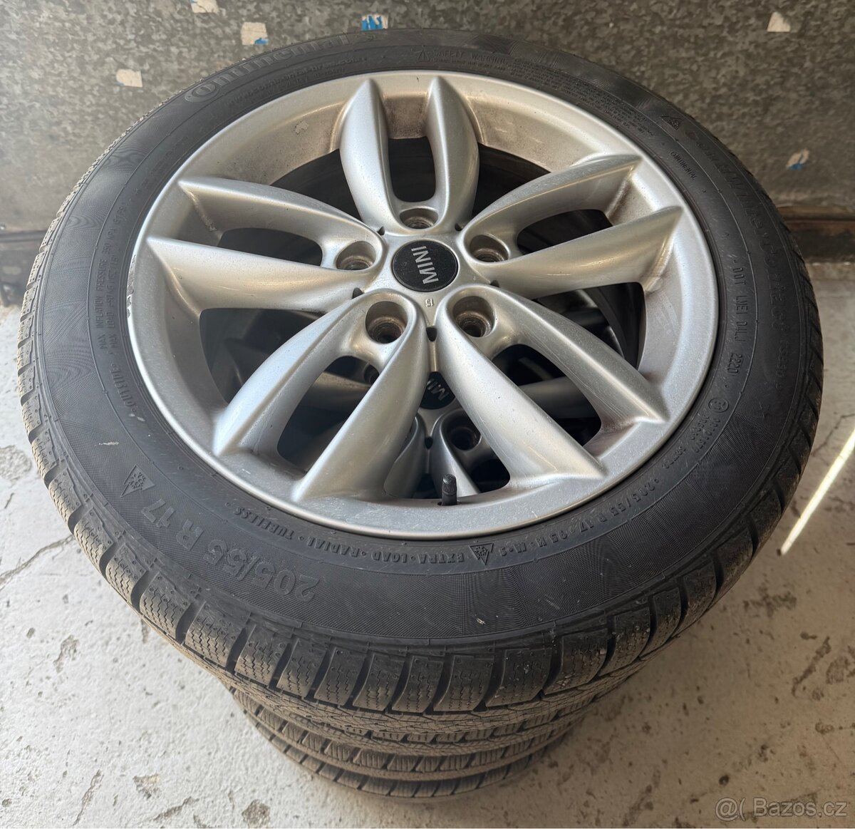 Prodám krásná ALU kola Mini Countryman r17 zimní pneu