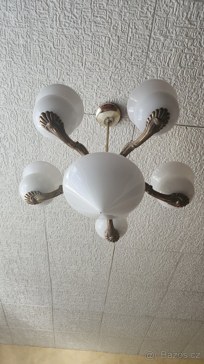 Lustry z 1. Republiky