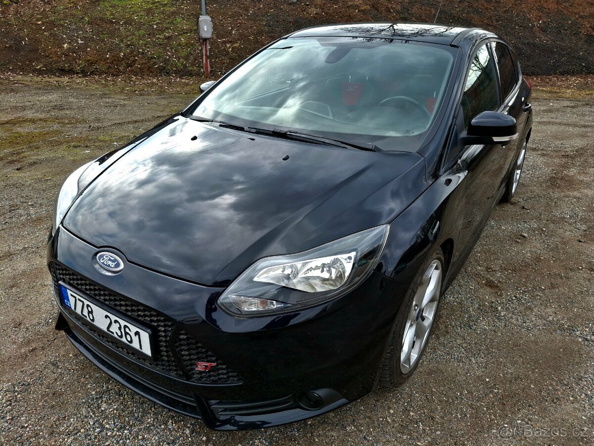 Ford Focus 2.0i 16v ST sport