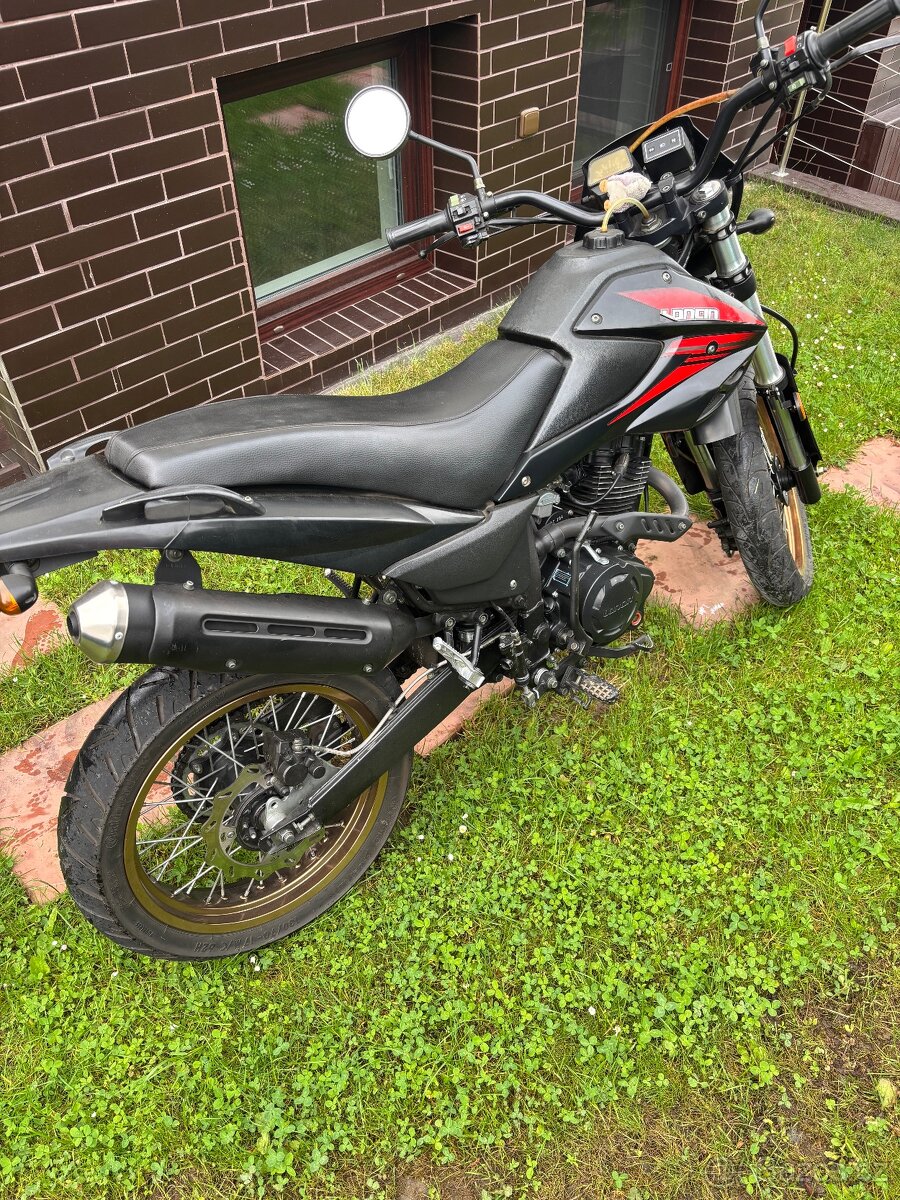 Motard 125