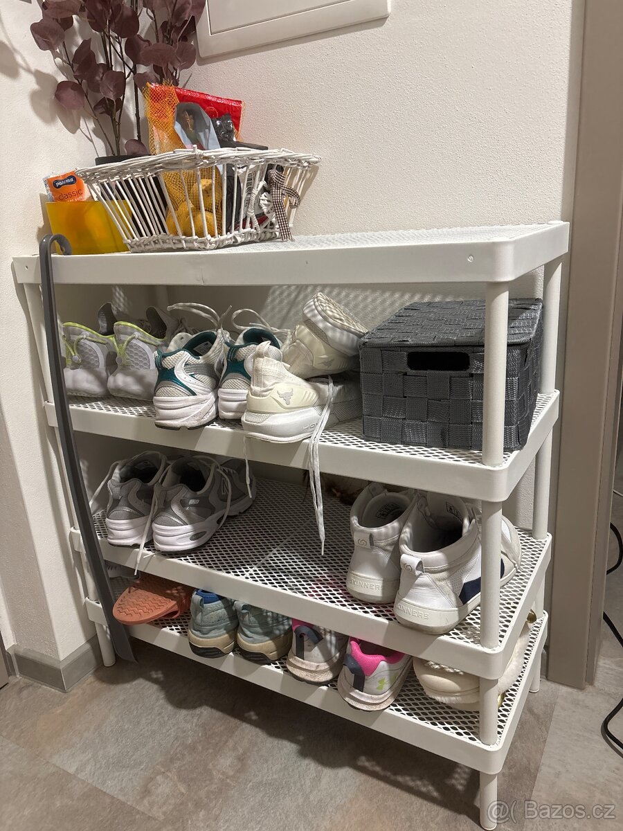 IKEA police na boty MACKAPÄR