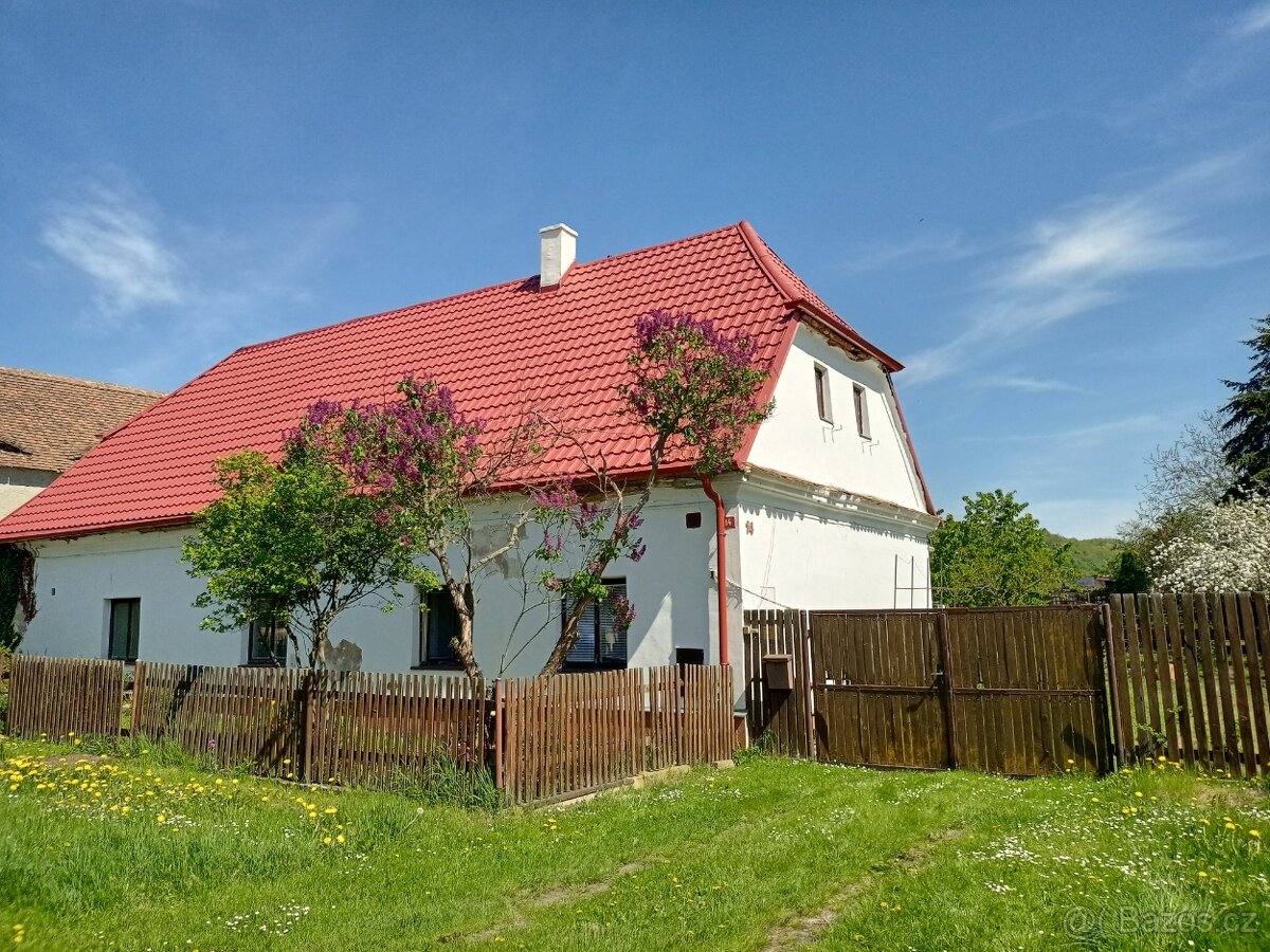 Prodej domu 4+1 v obci Stranná u Nechranic