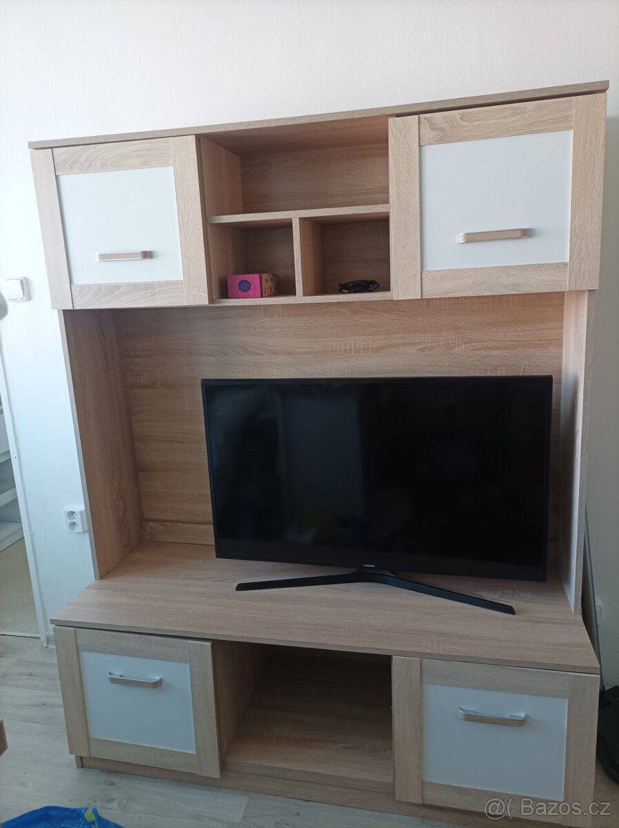 Obývací stěna 2 části