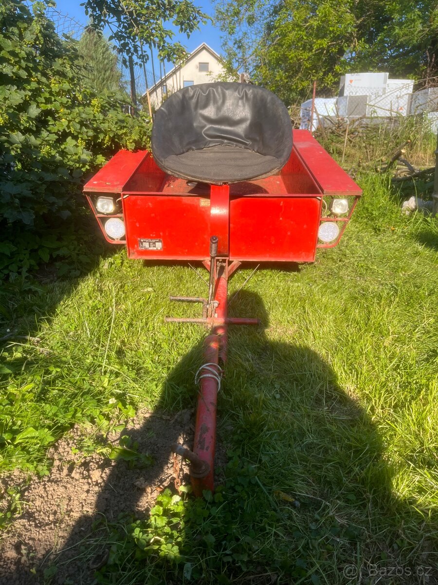 Přívěsný vozík