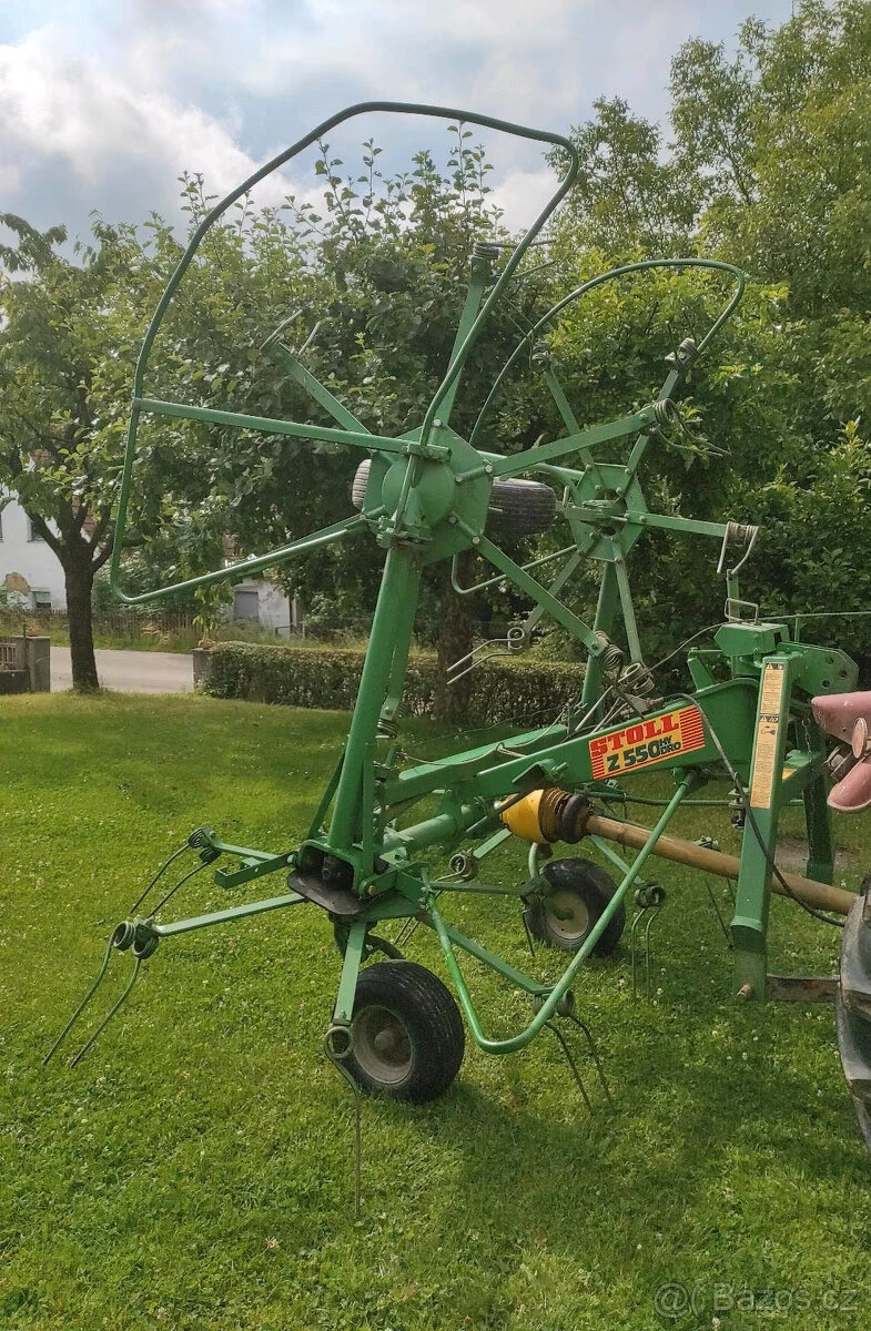obraceč sena stoll z 550 d hydro v suprovnim stavu