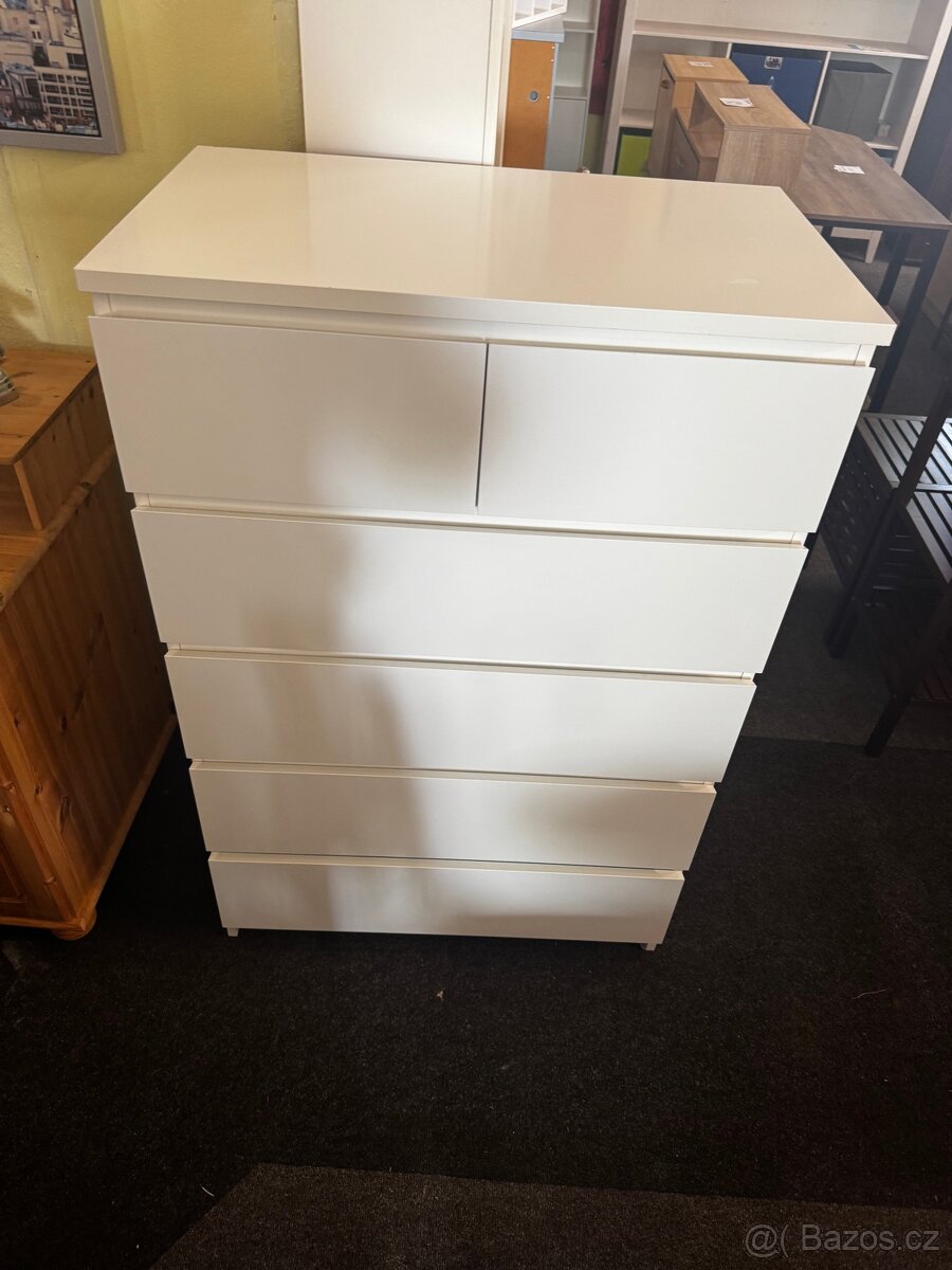 Hezká bílá 6ti šuplíková komoda IKEA MALM
