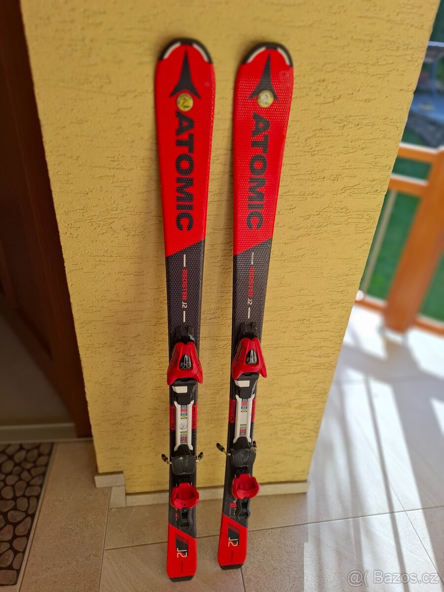 Juniorské sjezdové lyže Atomic Redster J2 140 cm