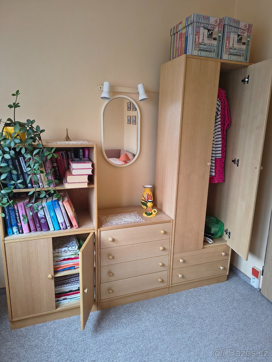 Stěna světle hnědá 4 kusy