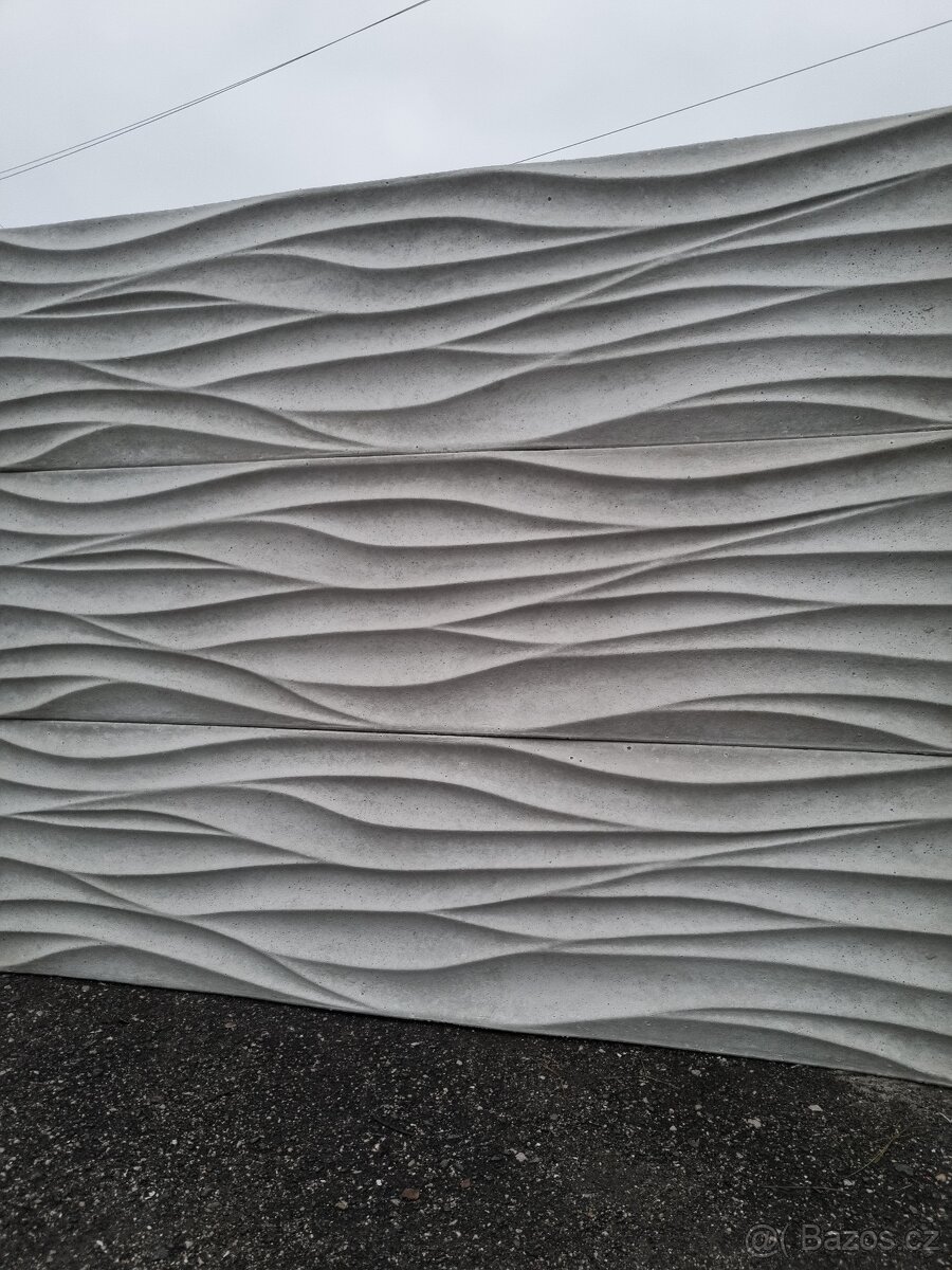 Betonový plot skládaný. Betonové dedky na plot