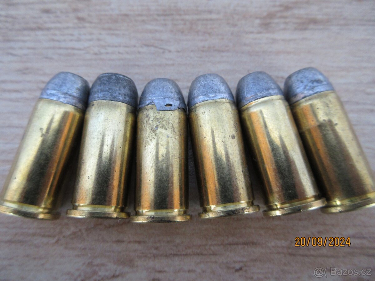 Náboj 44 rusian plněno černým prachem