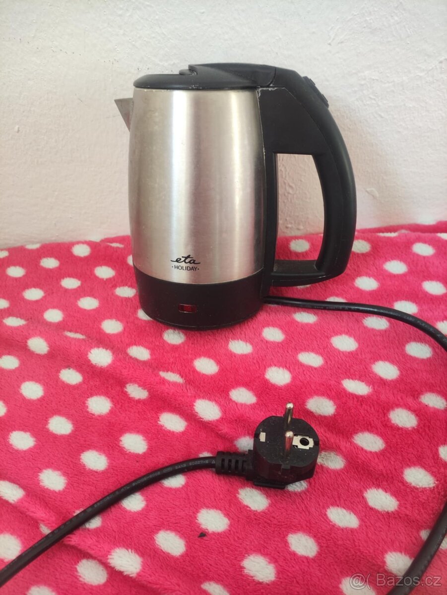 Prodam malou prenosnou nerezovou konvici znacky ETA