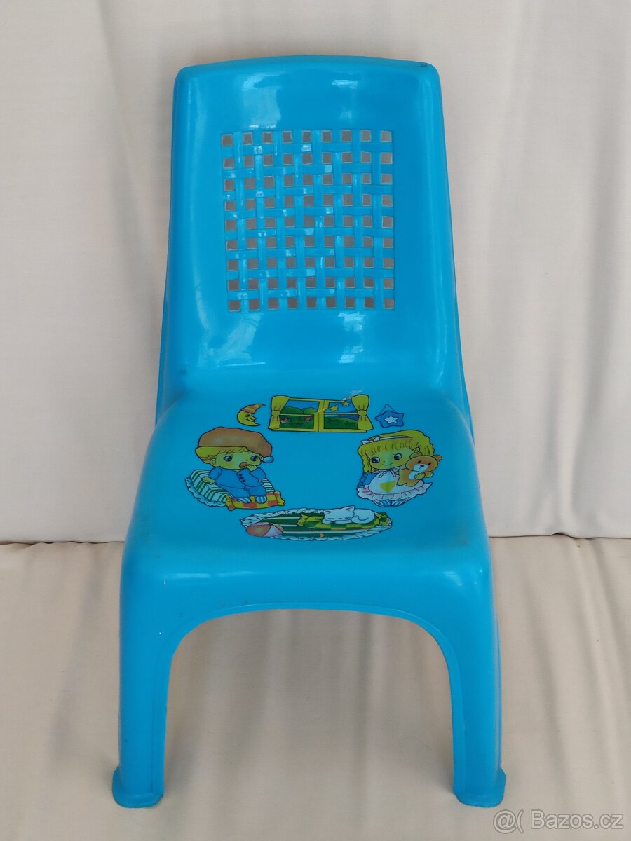 Židlička dětská plastová 150,- Kč