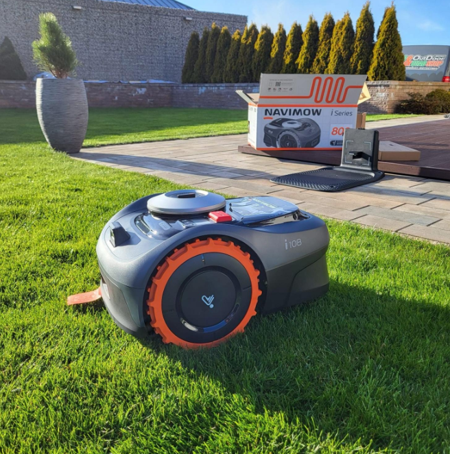 Robotická sekačka Segway Navimow i108E, PŘEDVÁDĚCÍ