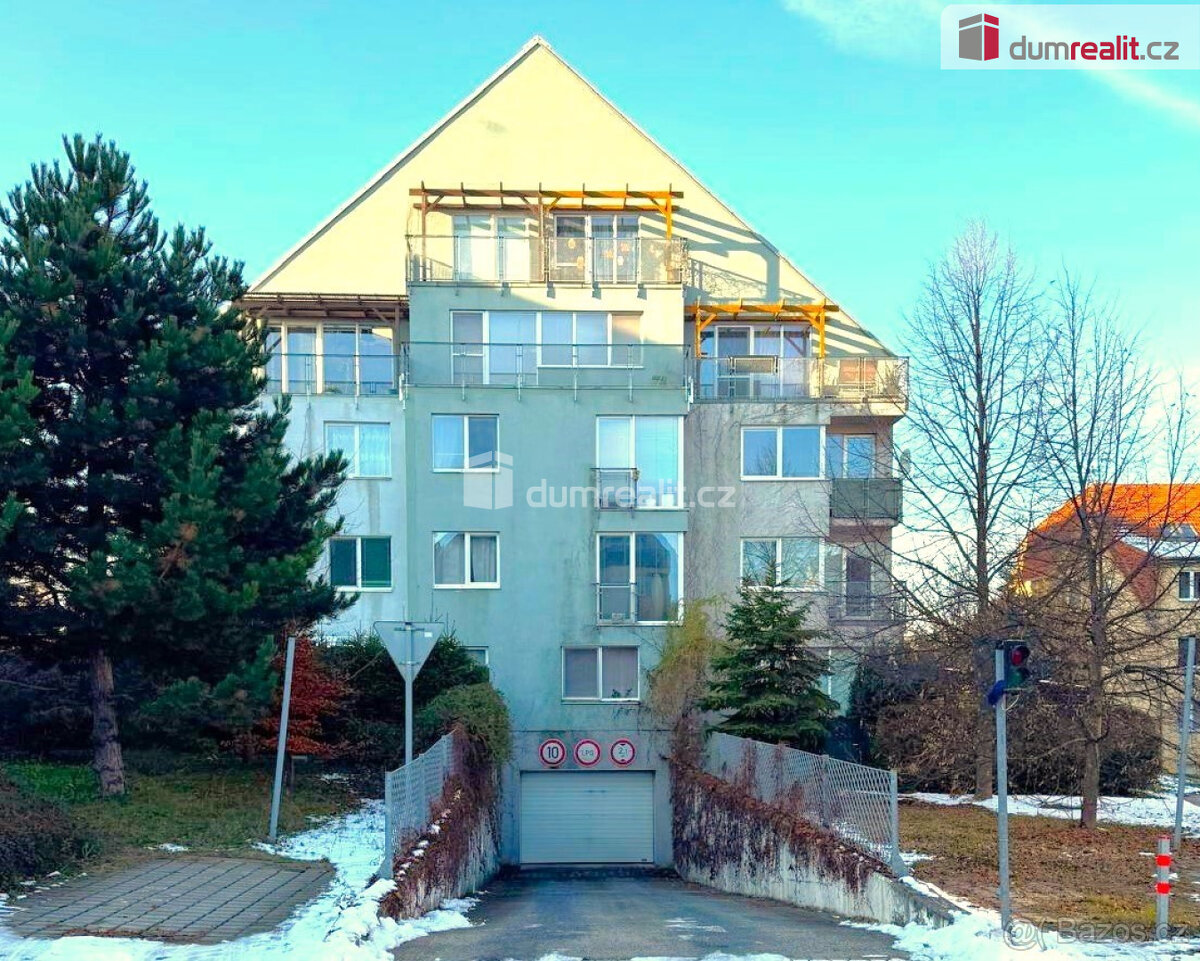 prodej garážového stání 16 m2, Pod Nouzovem, Semická, Kbely 