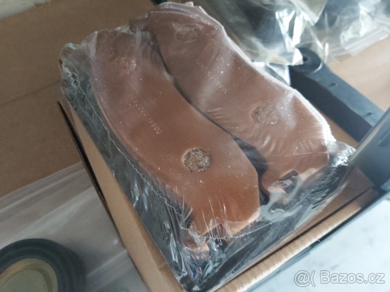 Hummer H1 / HMMWV - brzdové destičky