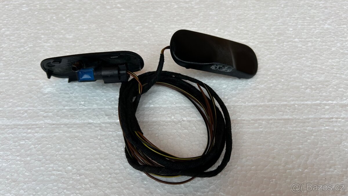 Audi/VW - Trysky ostřikovačů čelního skla OEM 8J0955987
