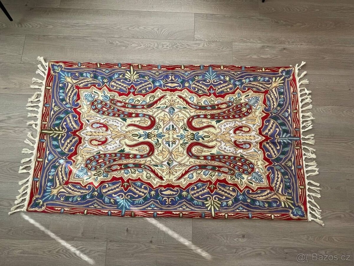 Ručně vyráběný hedvábný koberec z Himaláje - North Oriental