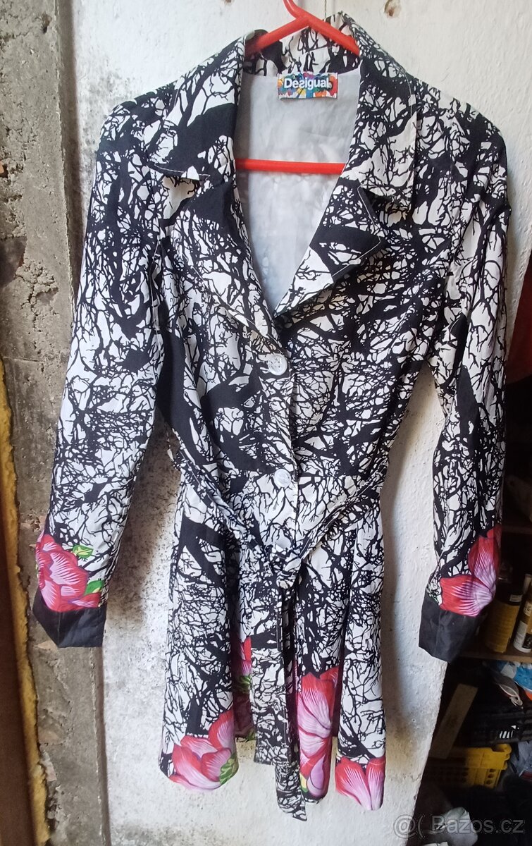 JARNÍ KABÁTEK DESIGUAL