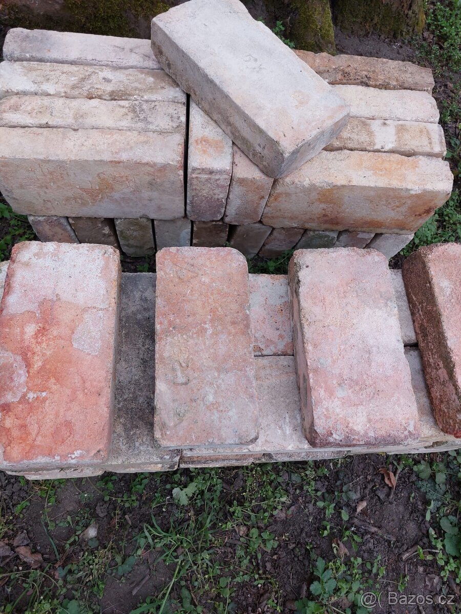 ŠAMOTOVÉ CIHLI