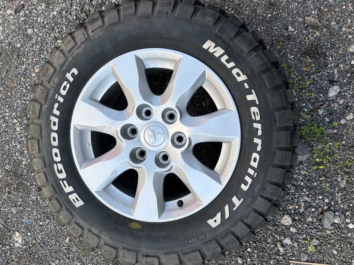 Prodám 5ks terenich org.pneu BFGoodrich Mud Terrain T/A