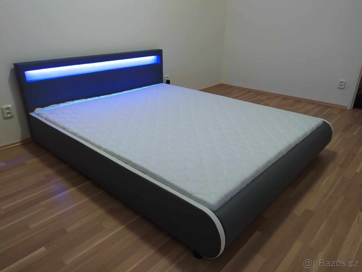 Postel dizajnová z eco kůže s led osvětlením