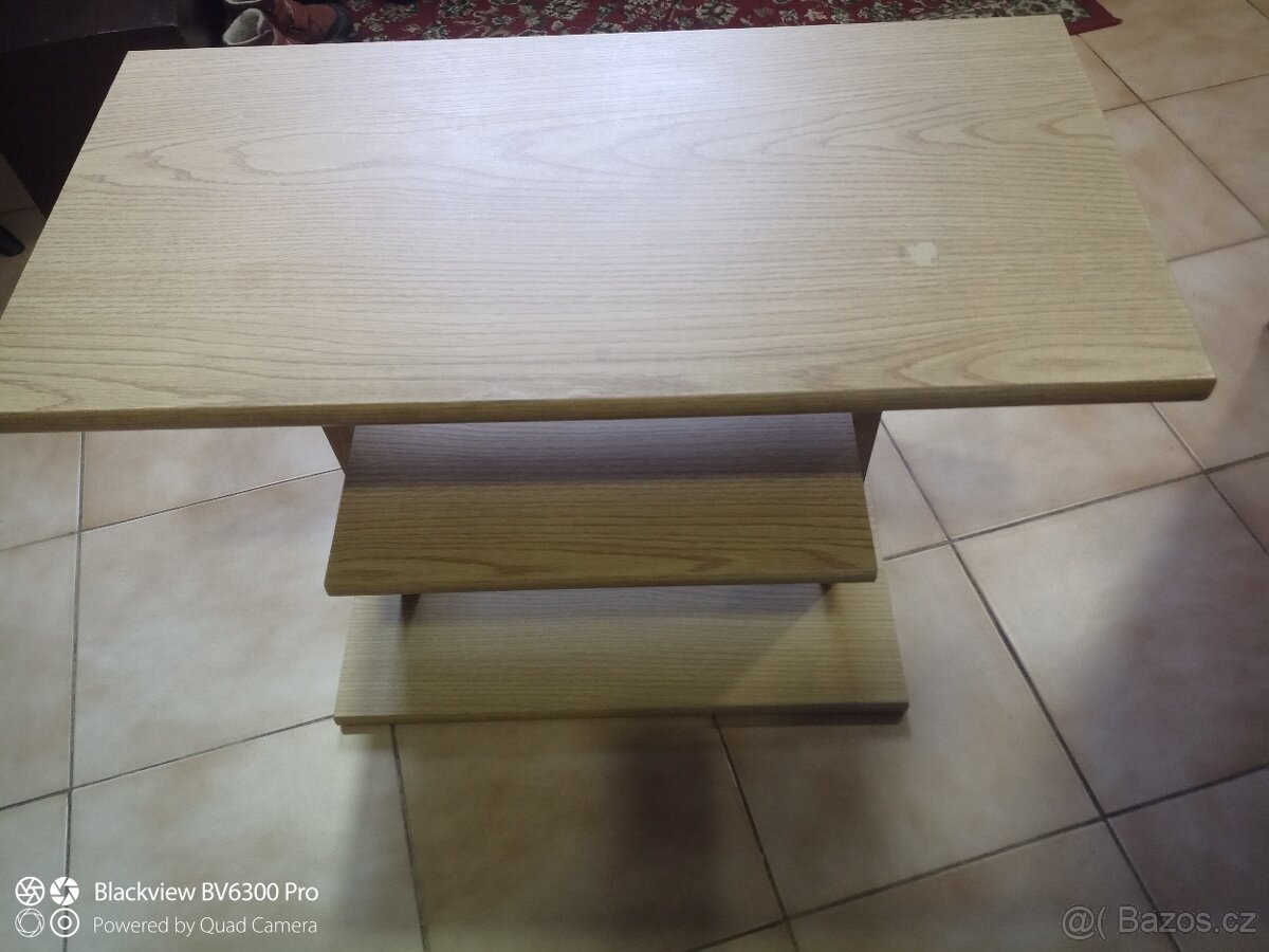 TV stolek