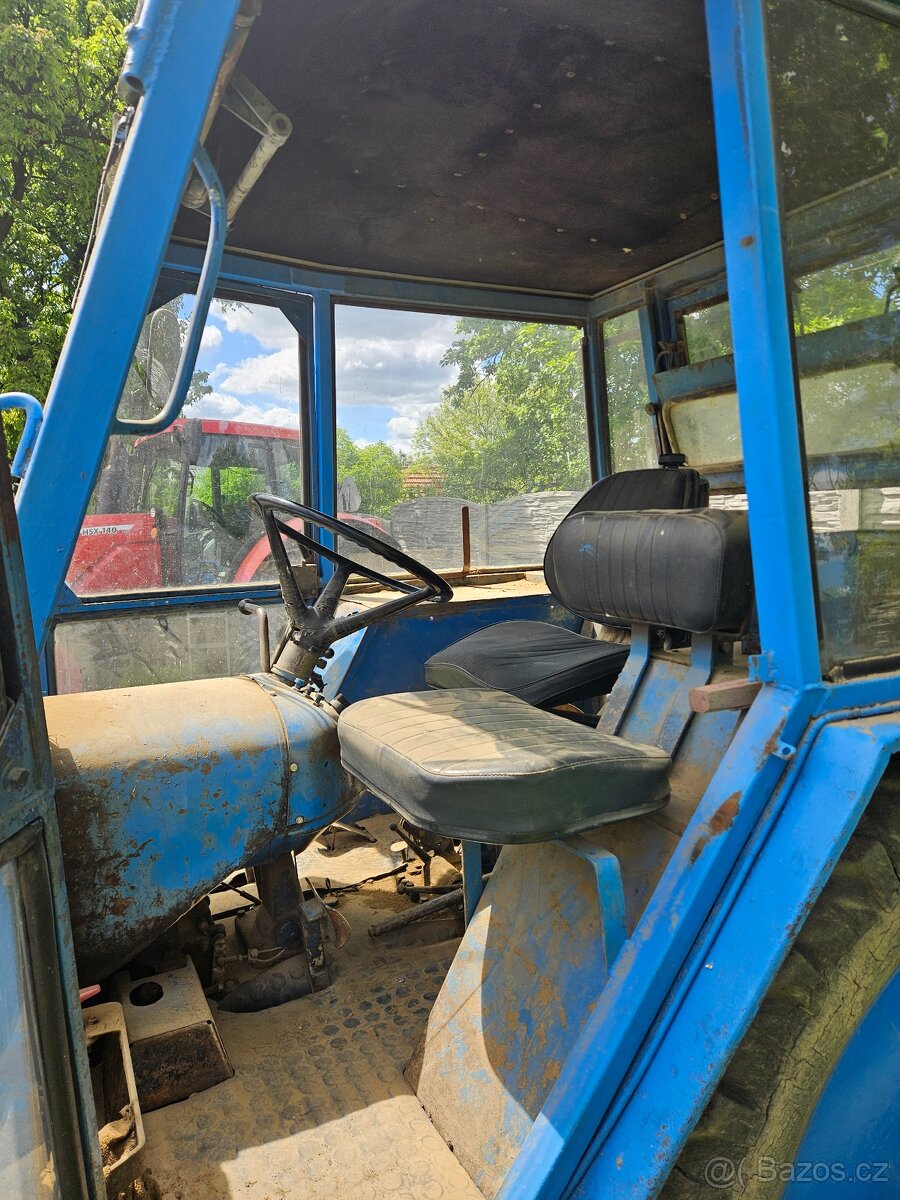 Traktor Zetor 5718