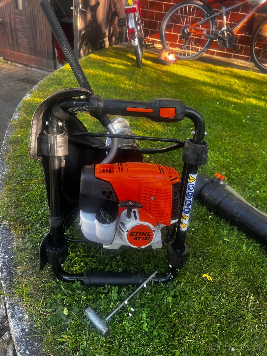 Stihl BT 131 + vrták 150mm půdní vrták jamkovač zánovní