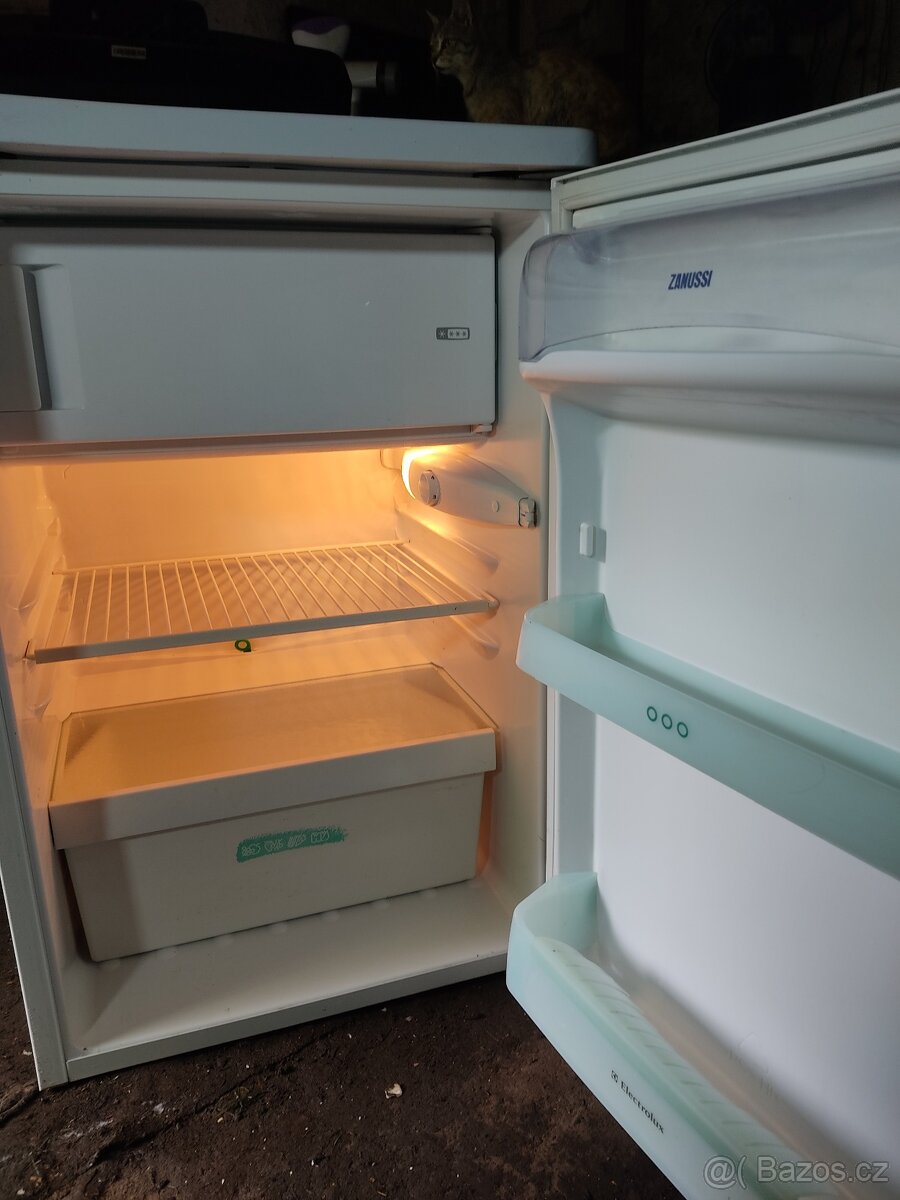 lednice s mrazákem Zanussi