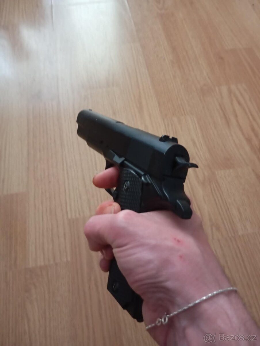 airsoft pistole