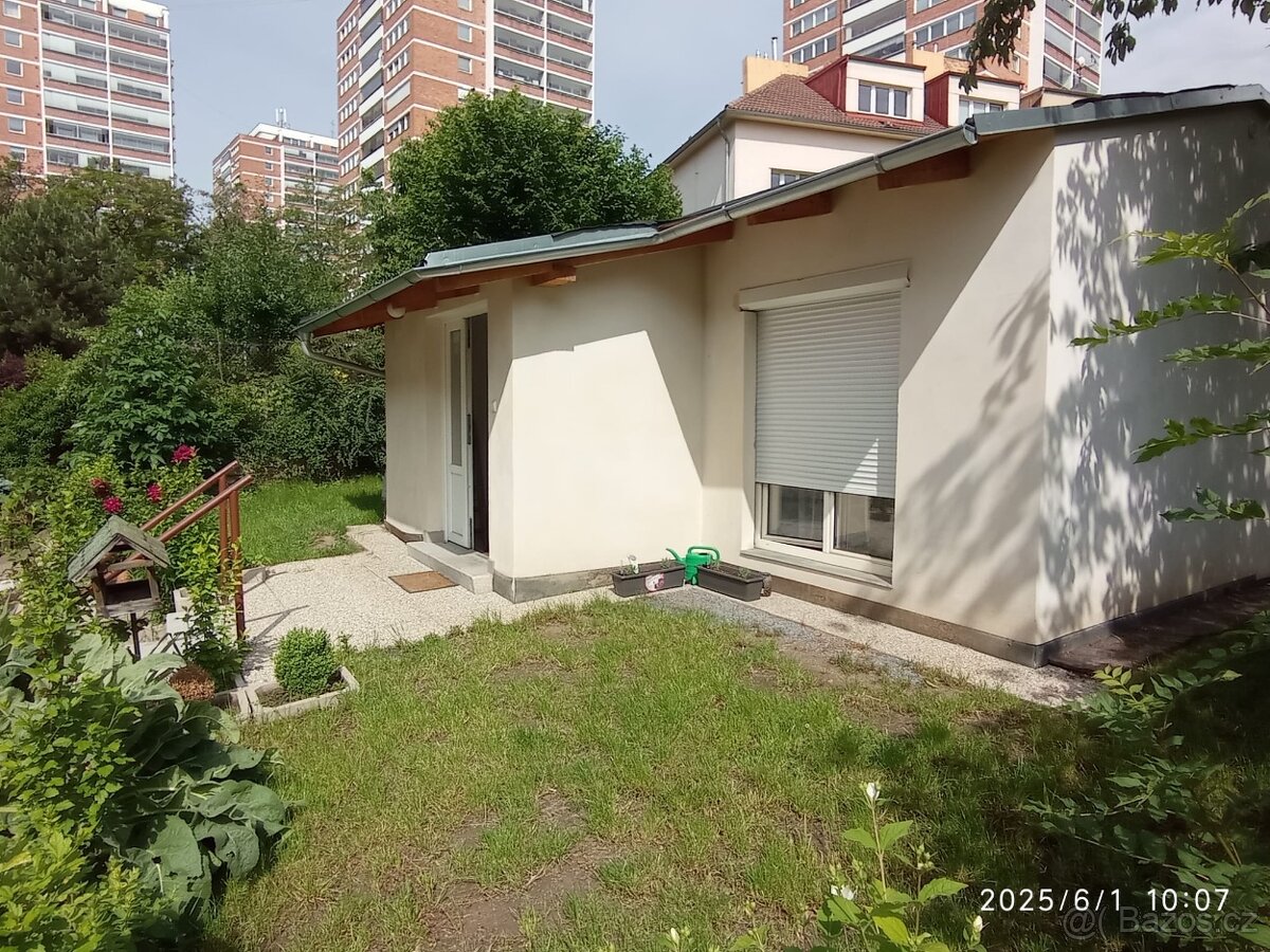BEZ PROVIZE RK. Pronajmu atelier 1kk Praha Vršovice