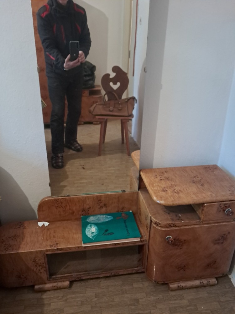 Fládrovaná masivní ložnice