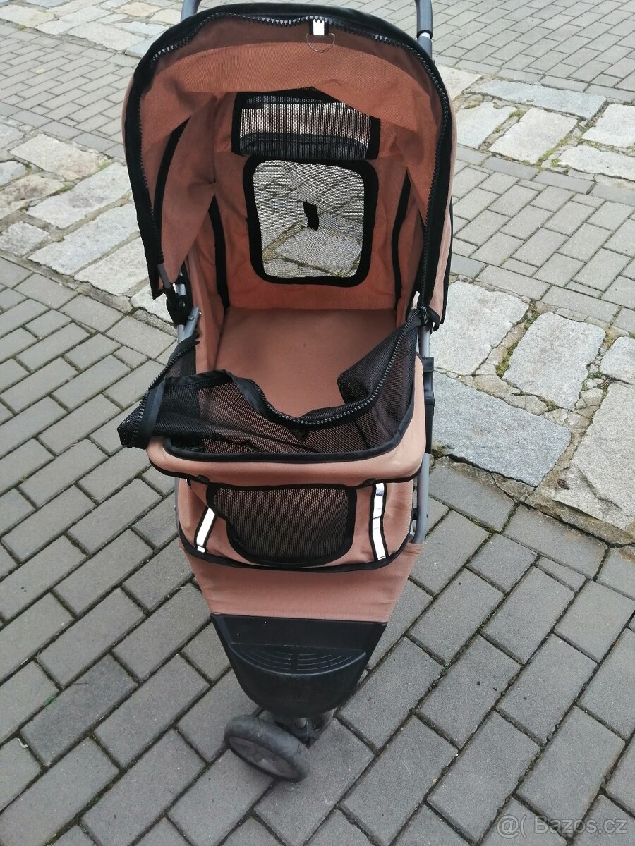Kočárek pro psa