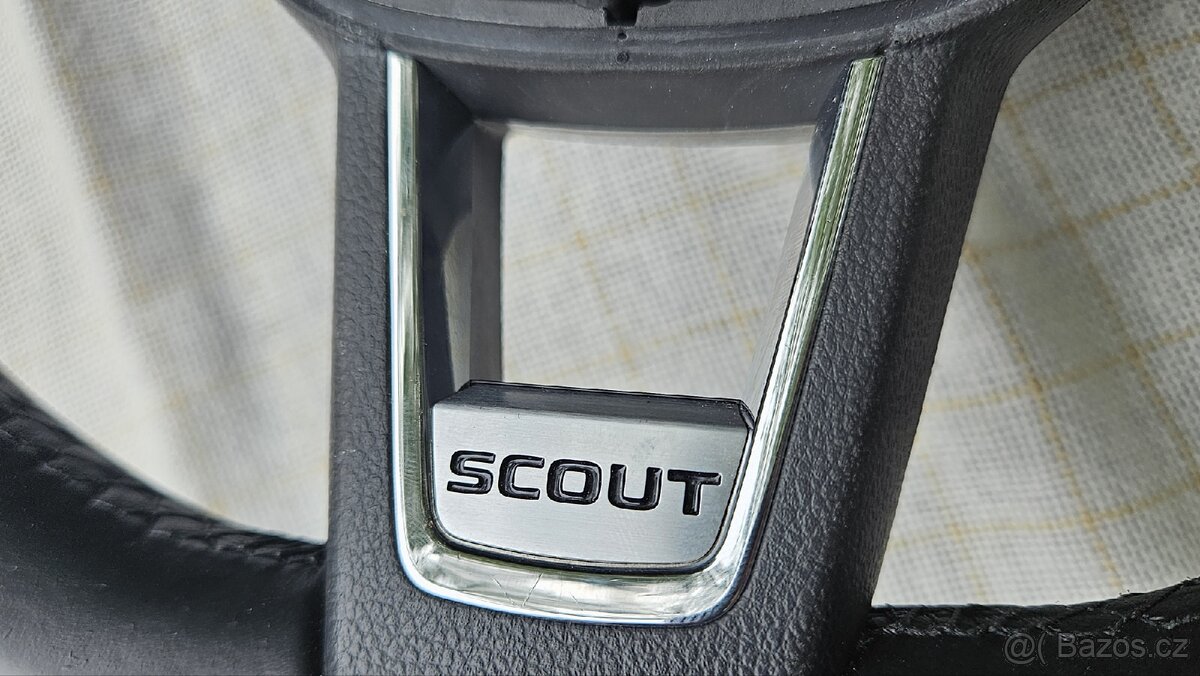Plaketa volantu Octavia 3 Scout
