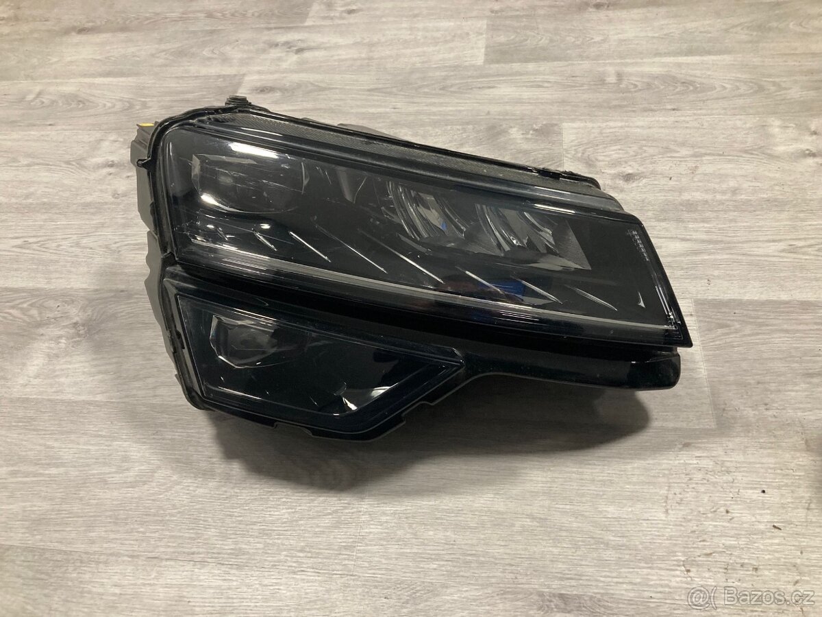 Škoda Karoq světlo Full led