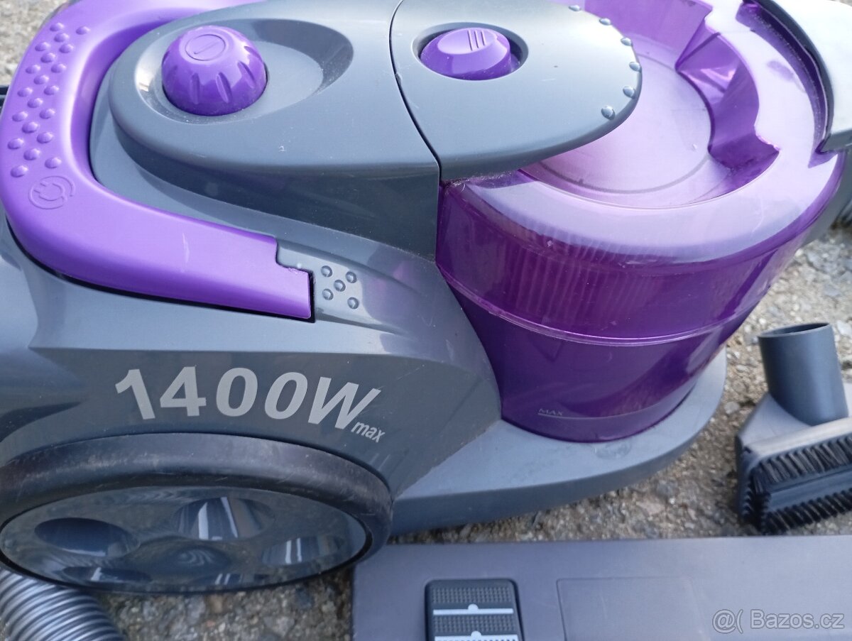 Bezsáčkový vysavač Tesco 1400 Wattů