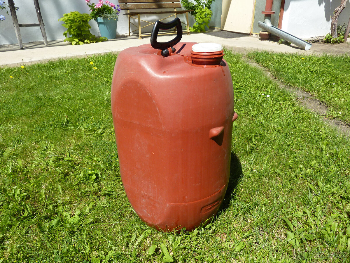 Plastový kanystr (hobok) - 35 l