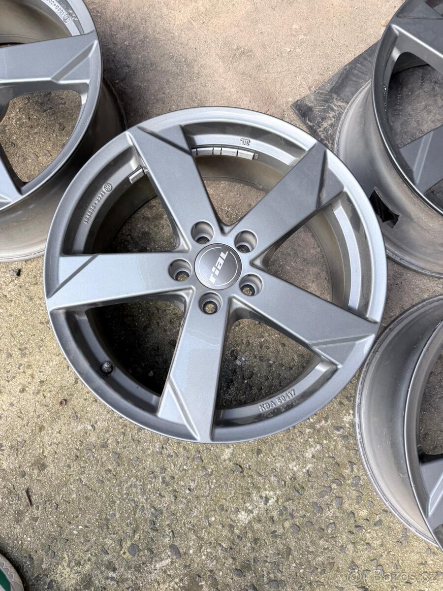 alu kola R18