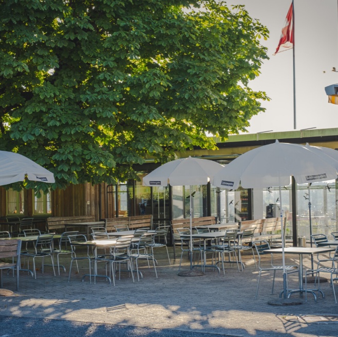 Hledáme číšníka/číšnici do švýcarské restaurace