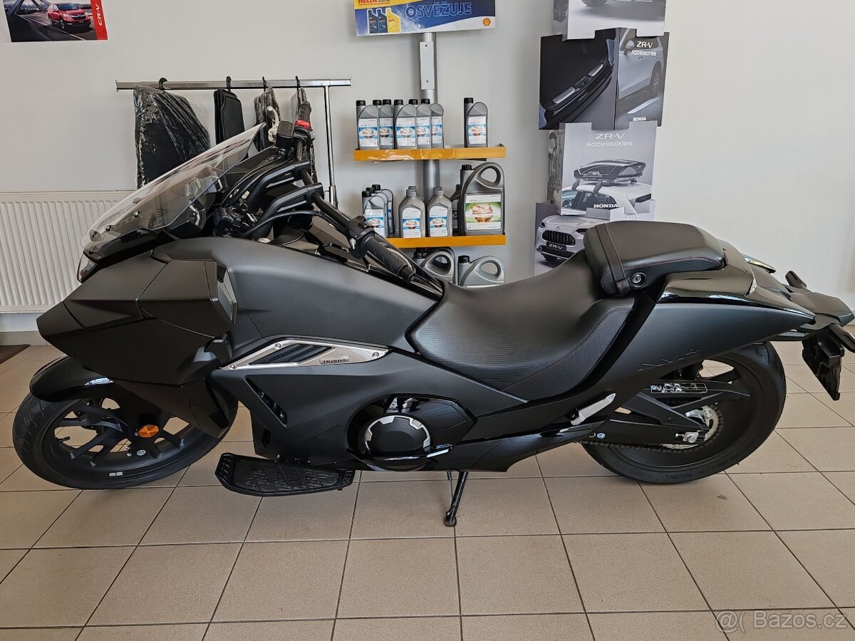 Honda NC750 Vultus NM4, pouze 3,5tis Km Nové v ČR