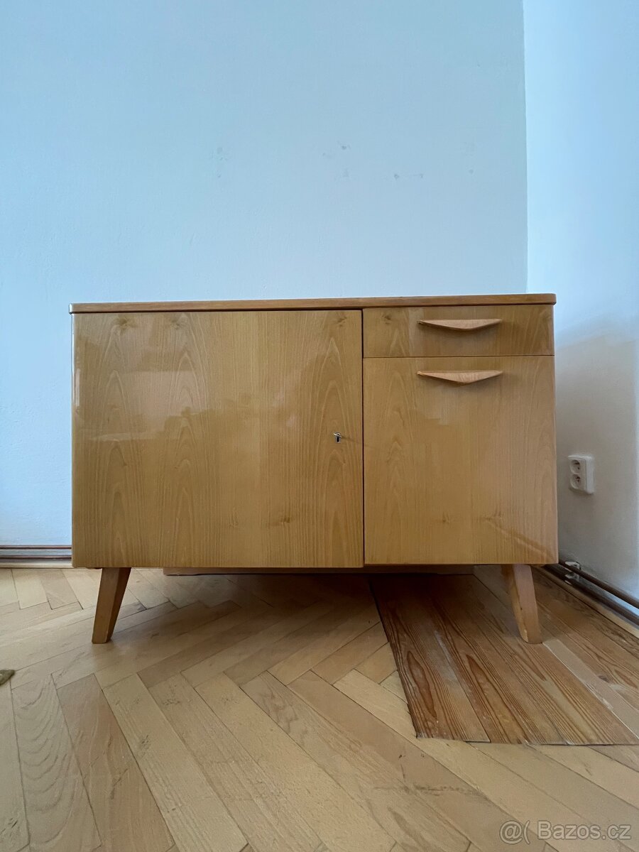 Retro komoda Tatra Pravenec