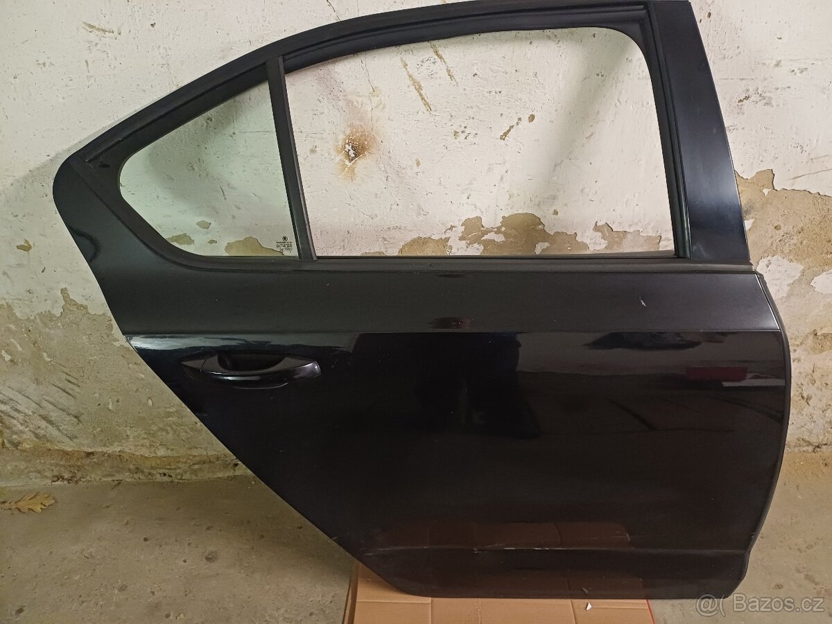 Zadní dveře octavia 3.