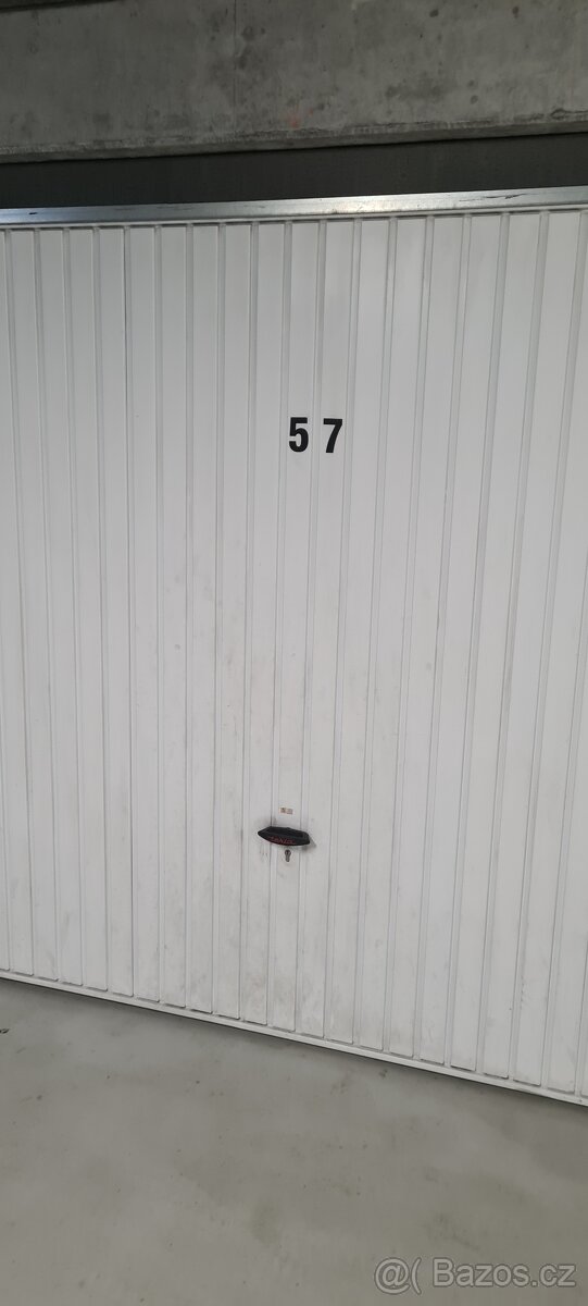 Prodej garáže Schweitzerova Olomouc