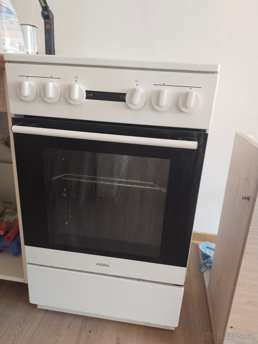 Elektrický sporák MORA
