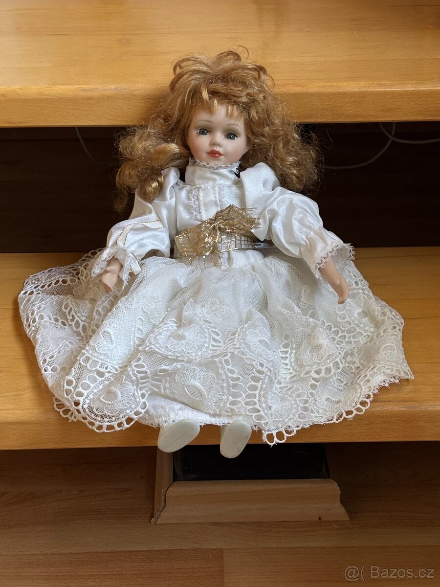Porcelánová panenka