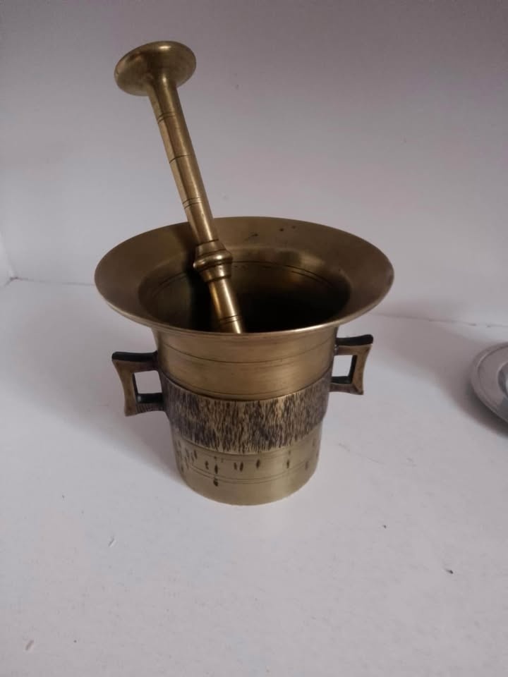 Starožitný hmoždíř mosazný