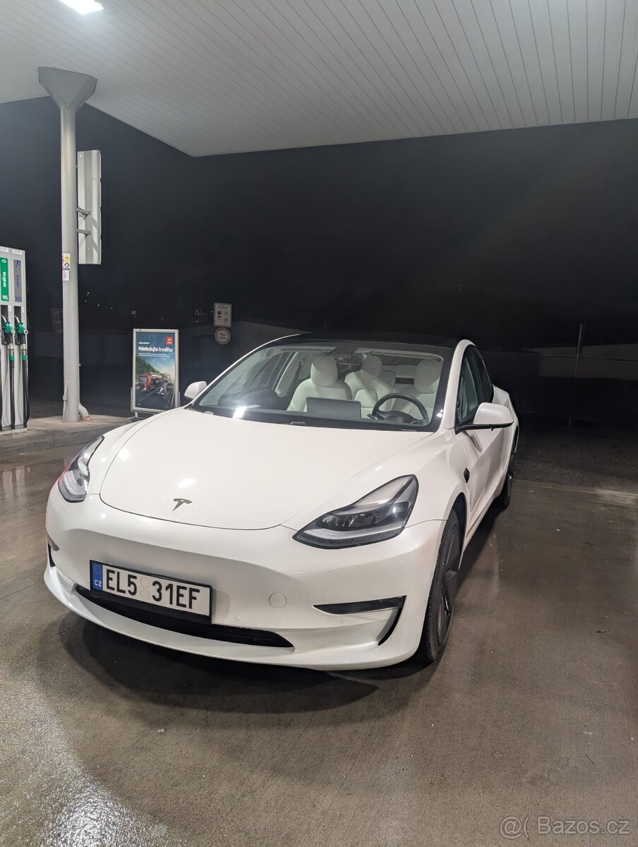 Tesla Model 3 2021 LR Bílý interiér